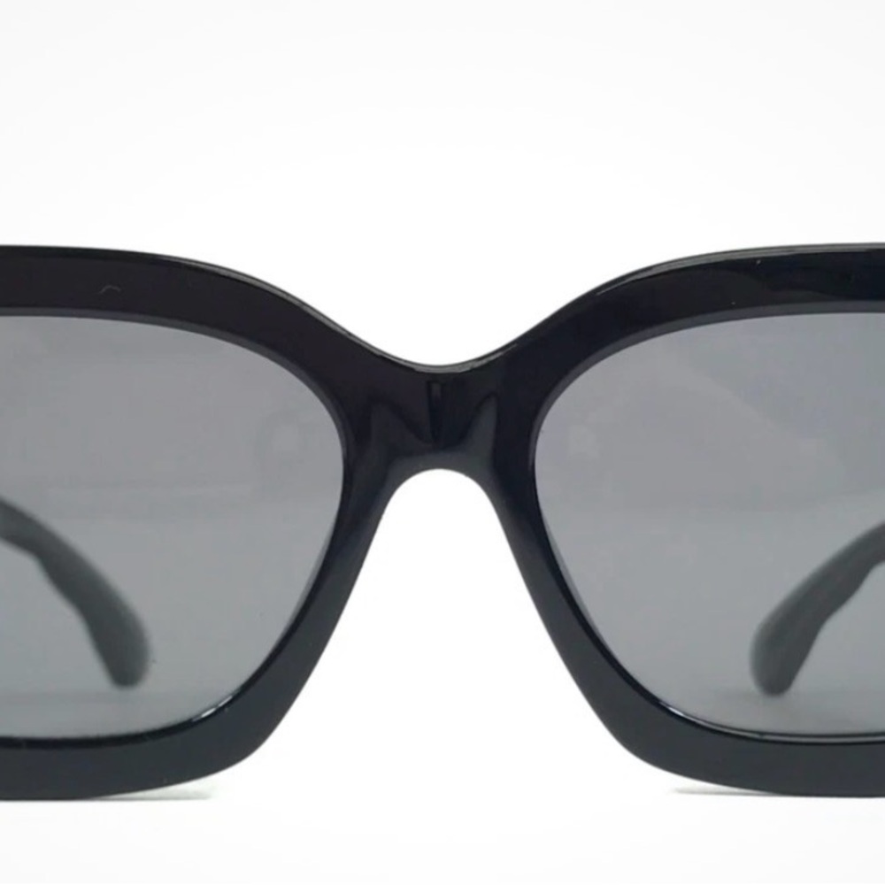 CHANEL Elegant Black Sunglasses polarized grey - Picture 2 of 4